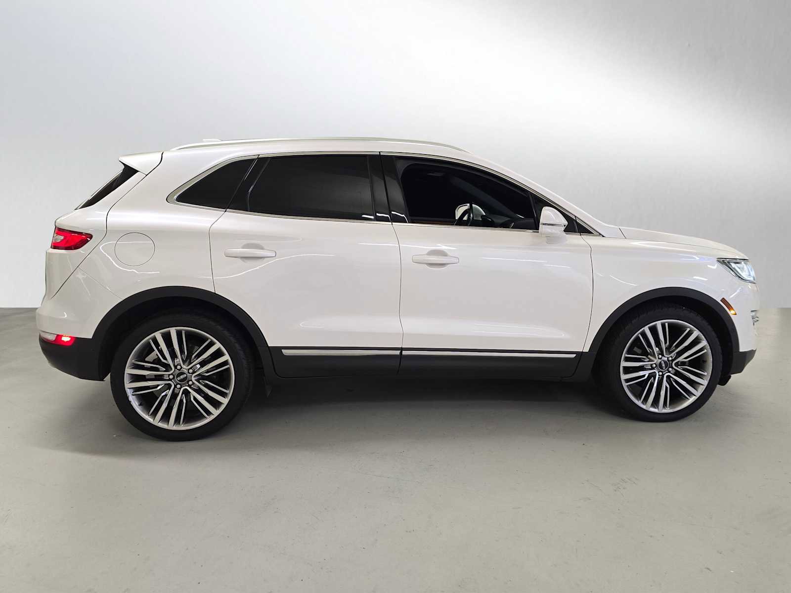 Used 2016 Lincoln MKC Reserve image 6