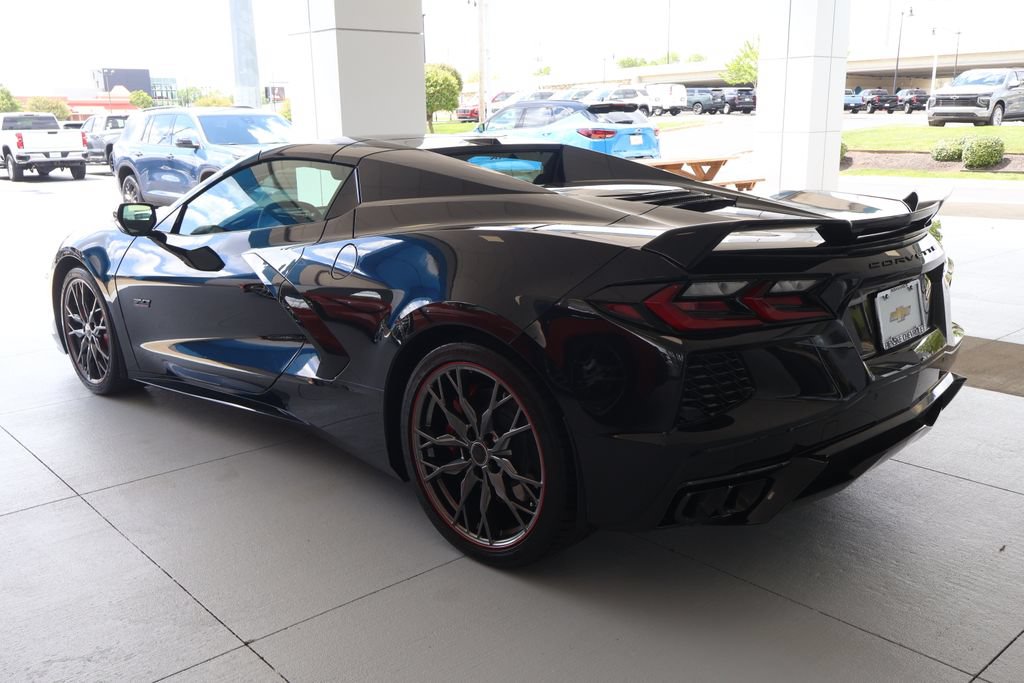 Used 2023 Chevrolet Corvette Stingray Premium Conv w/ Z51 Performance Package RWD image 4