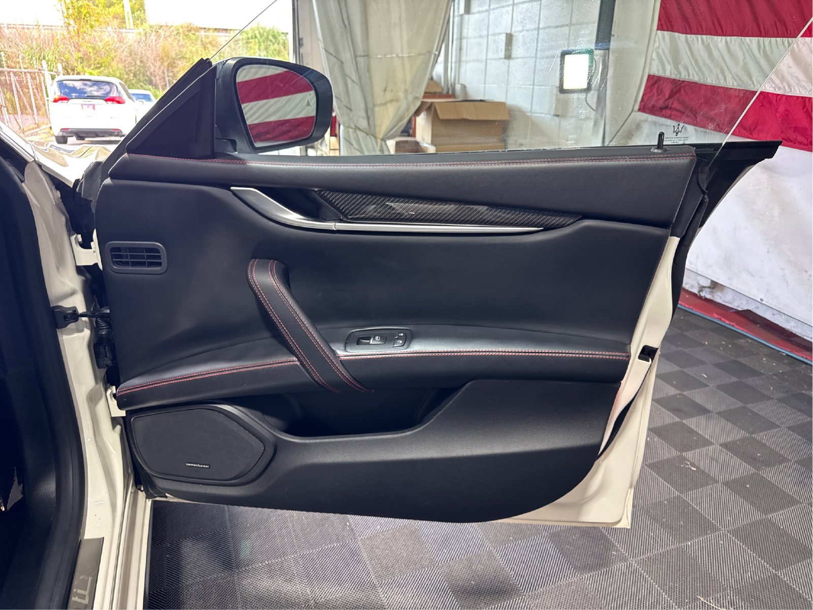 Used 2018 Maserati Ghibli S RWD image 21