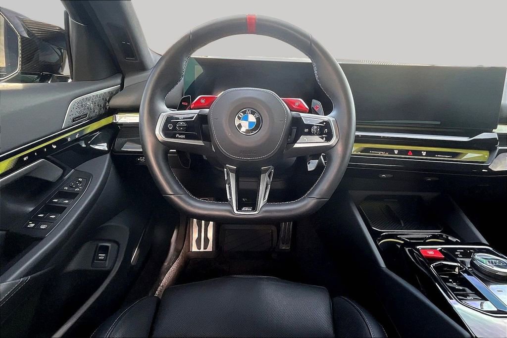 Used 2025 BMW M5 image 8