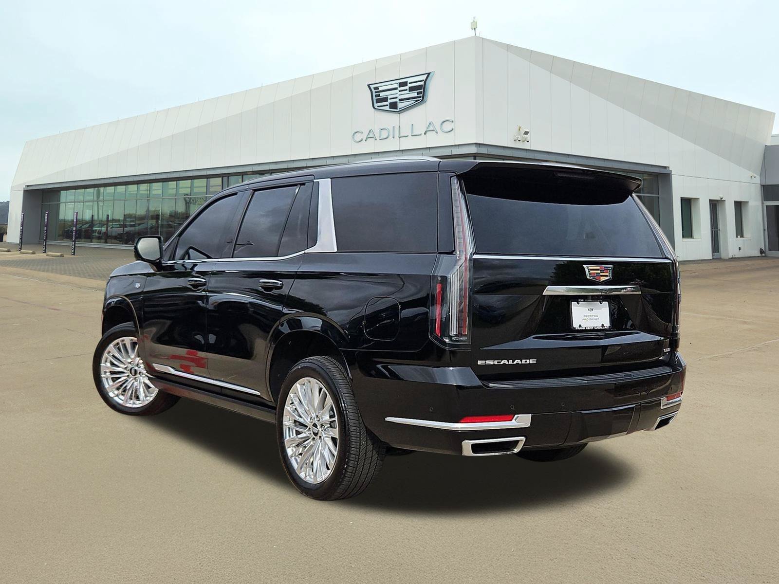 Certified 2026 Cadillac Escalade Luxury AWD/4WD image 4