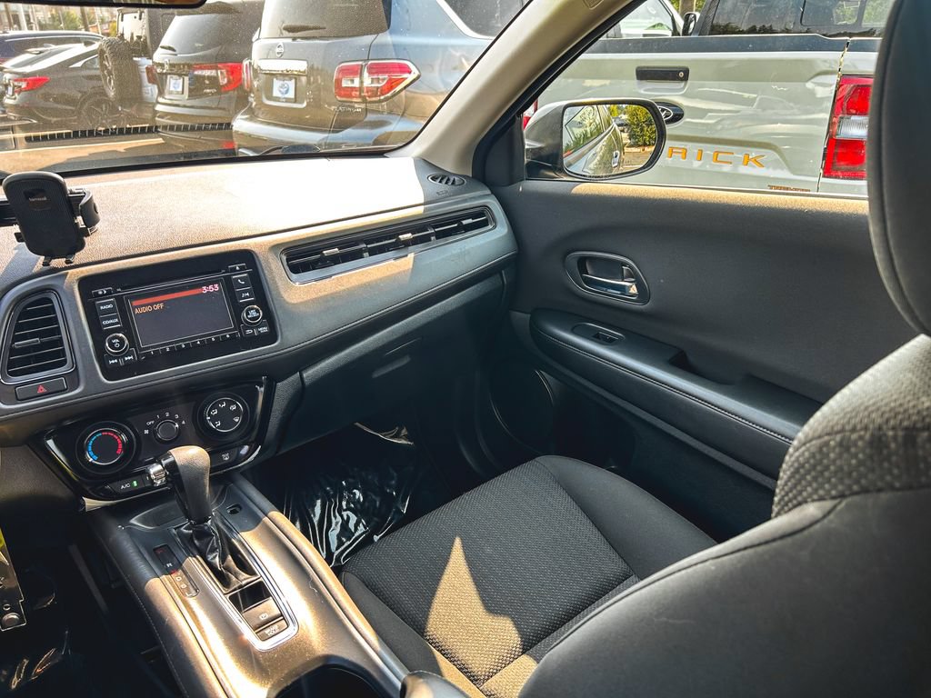 Used 2017 Honda HR-V LX image 19