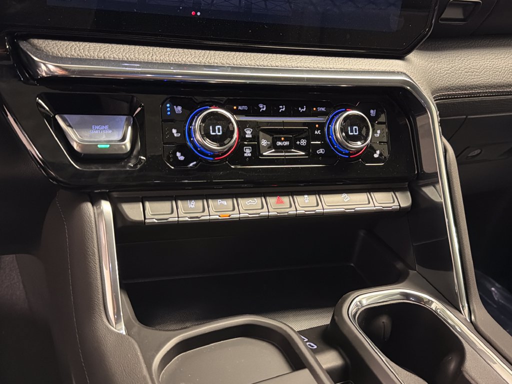 New 2026 GMC Sierra 3500 Denali w/ Denali Reserve Package AWD/4WD image 42