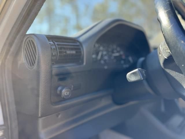 Used 1992 BMW 325i Convertible RWD image 24