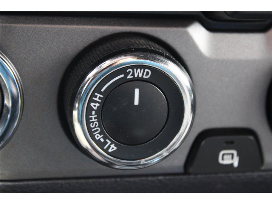 Used 2017 Toyota Tacoma TRD Off-Road w/ Premium & Technology Package image 23