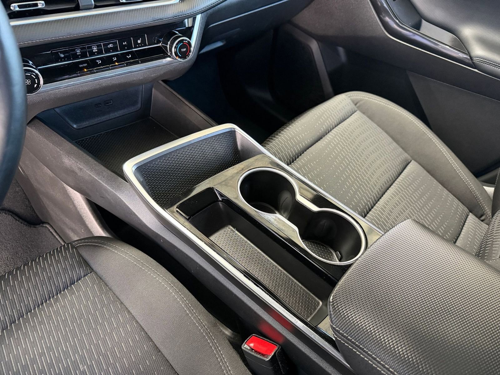 Used 2025 Chevrolet Equinox LT image 40