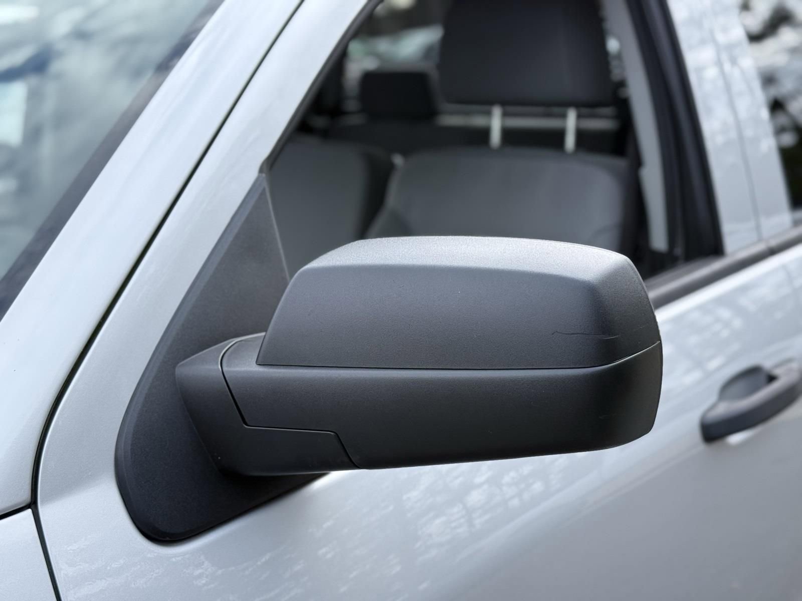 Used 2018 Chevrolet Silverado 1500 Custom w/ Custom Convenience Package RWD image 16