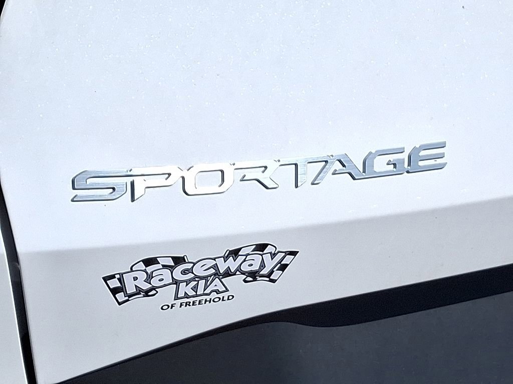 Certified 2026 Kia Sportage EX w/ EX Panorama Roof Package image 31