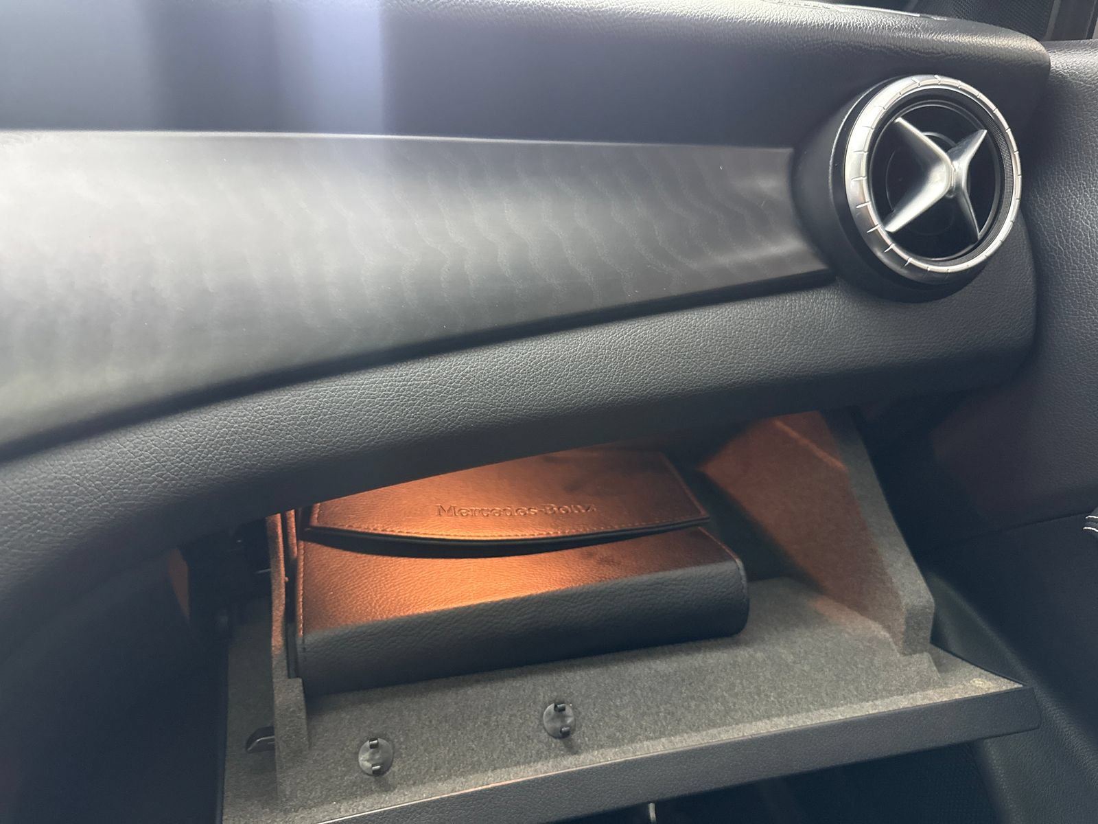 Used 2019 Mercedes-Benz CLA 250 image 32