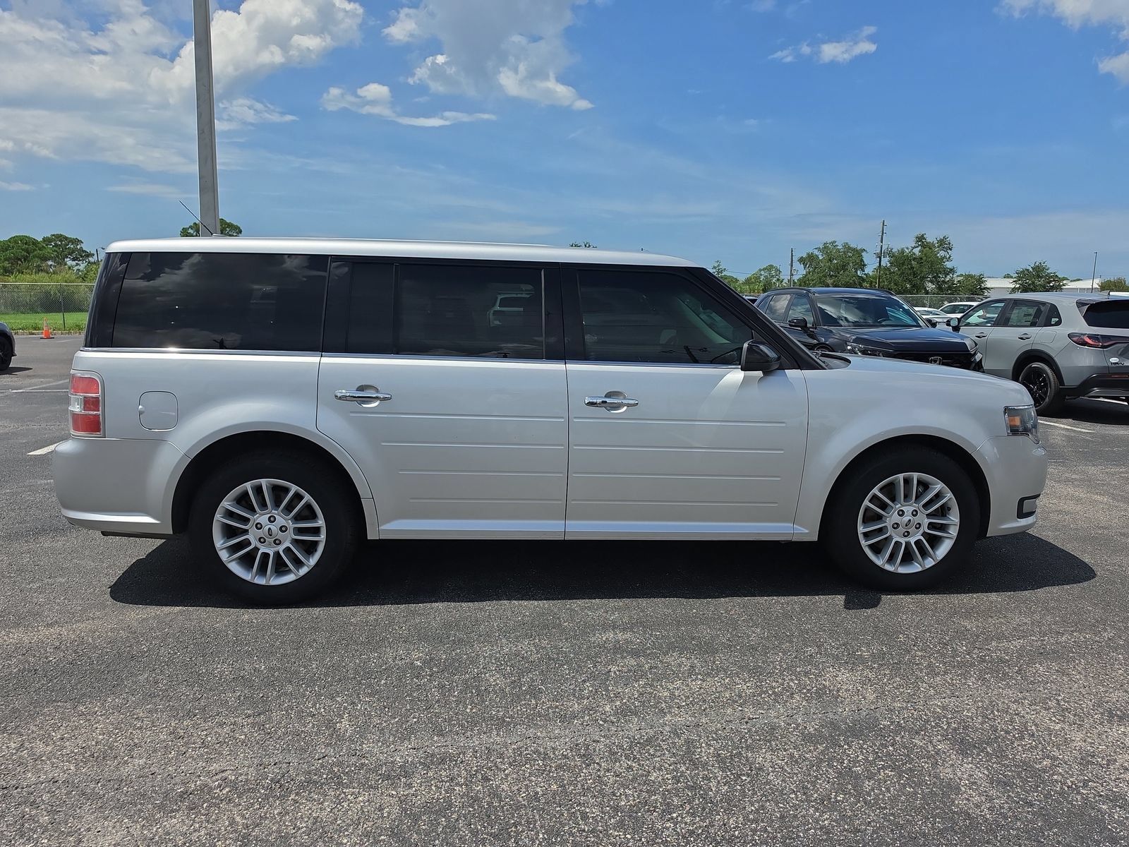 Used 2016 Ford Flex SEL w/ Equipment Group 202A FWD image 3