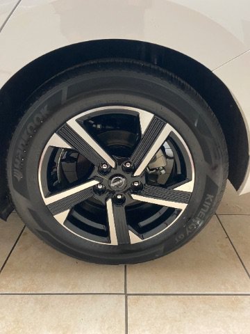 Used 2025 Nissan Sentra SV FWD image 30