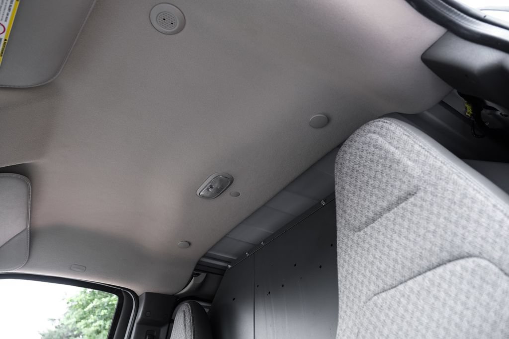 Used 2021 Chevrolet Express 2500 RWD image 4