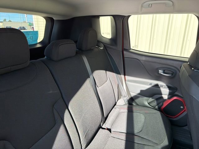 Used 2018 Jeep Renegade Trailhawk w/ Cold Weather Group II image 9