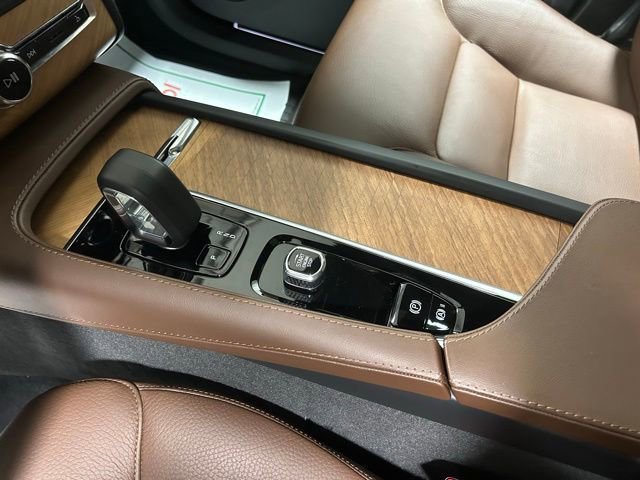 Used 2024 Volvo XC90 B5 Plus w/ Protection Package Premier image 20