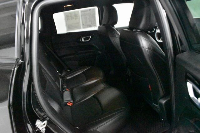 Used 2024 Jeep Compass Trailhawk image 17