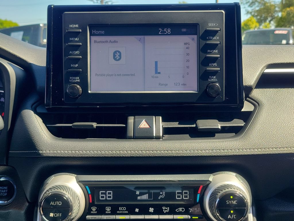 Used 2019 Toyota RAV4 XLE w/ Convenience Package FWD image 30