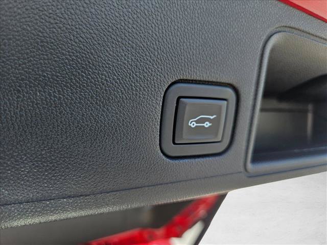 Used 2023 GMC Terrain SLT FWD image 7