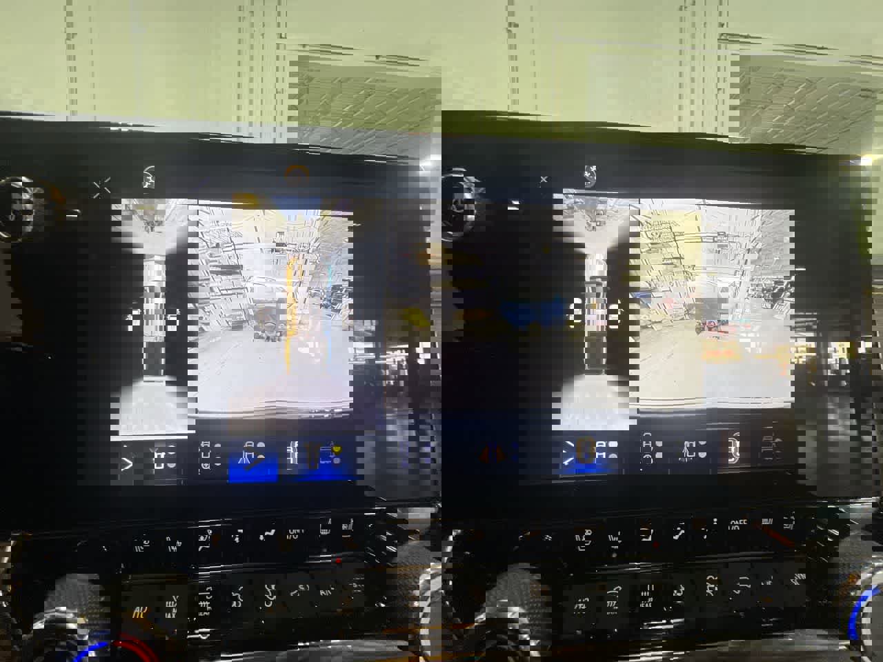 Used 2023 Chevrolet Colorado ZR2 w/ ZR2 Convenience Package III image 26