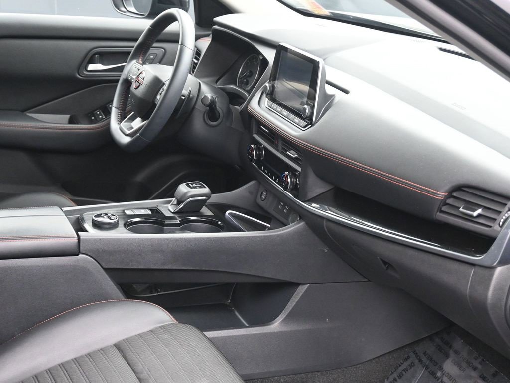 Used 2025 Nissan Rogue SV w/ Rock Creek Premium Package image 6