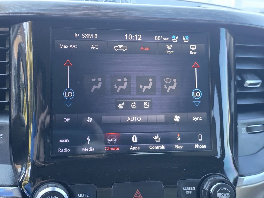 Used 2019 RAM 1500 Laramie AWD/4WD image 15