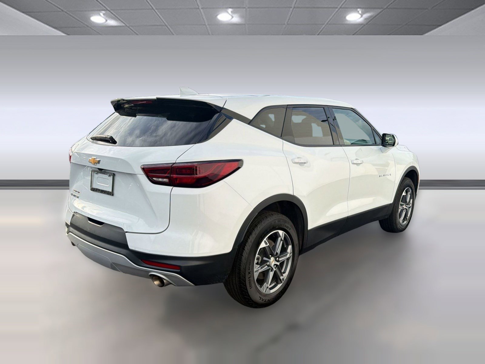 Used 2025 Chevrolet Blazer LT FWD image 9
