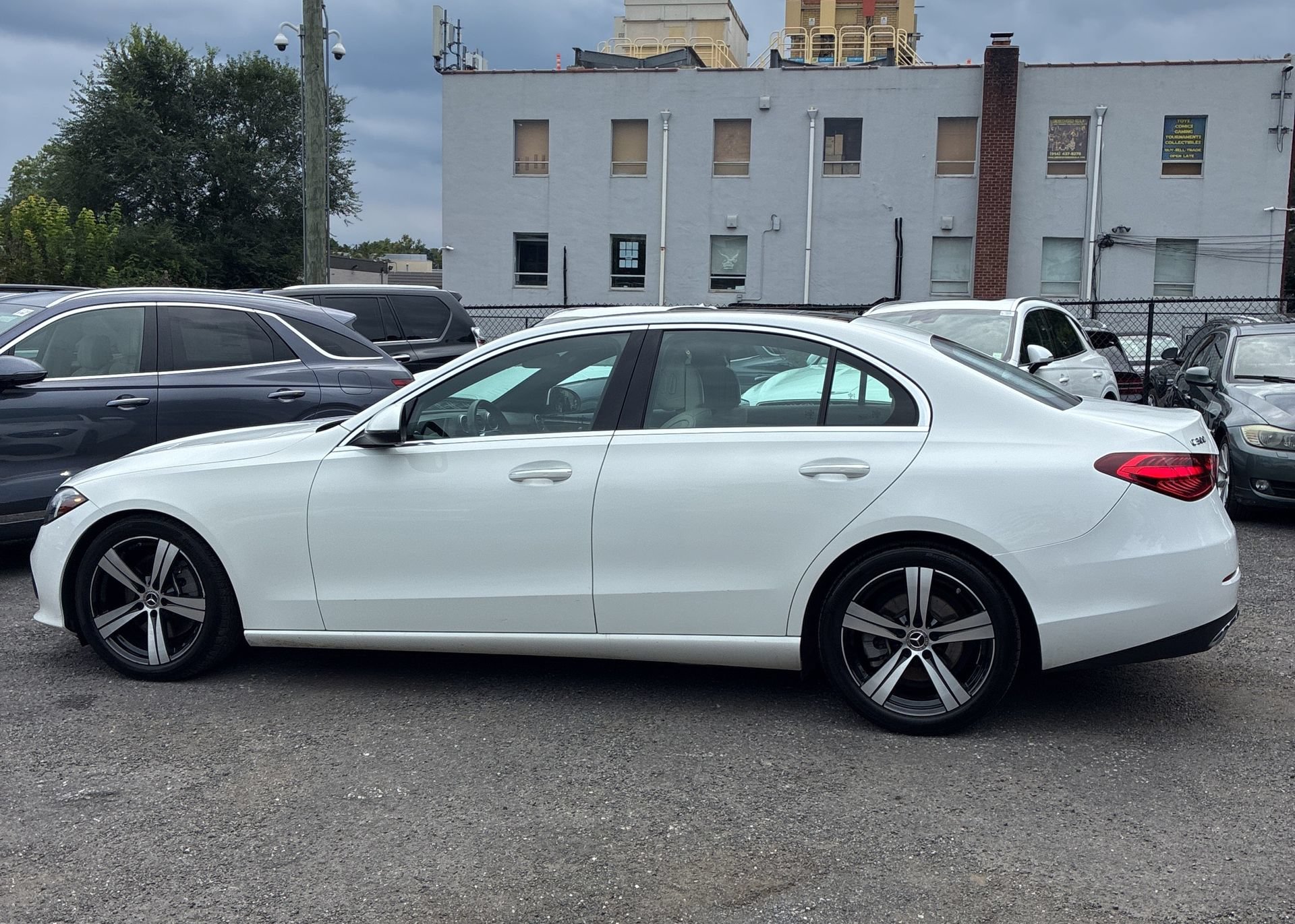 Used 2022 Mercedes-Benz C 300 4MATIC Sedan video 3