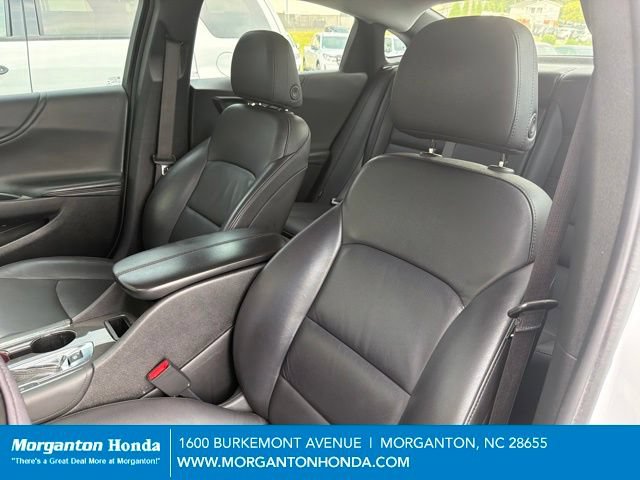 Used 2022 Chevrolet Malibu LT w/ Leather Package FWD image 9