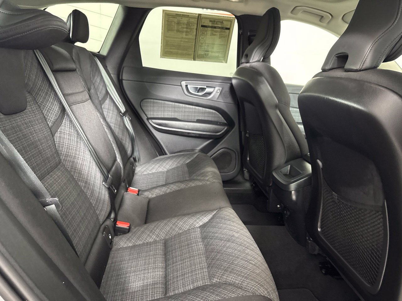 Used 2024 Volvo XC60 B5 Core AWD/4WD image 28