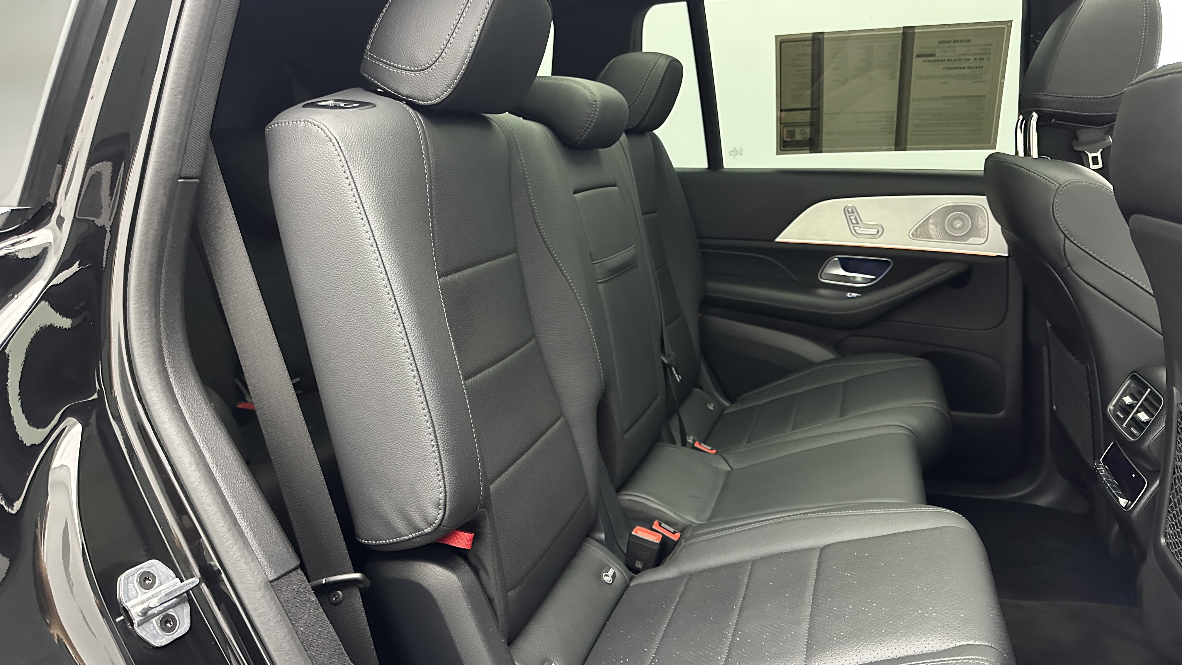 Used 2024 Mercedes-Benz GLS 450 4MATIC image 33