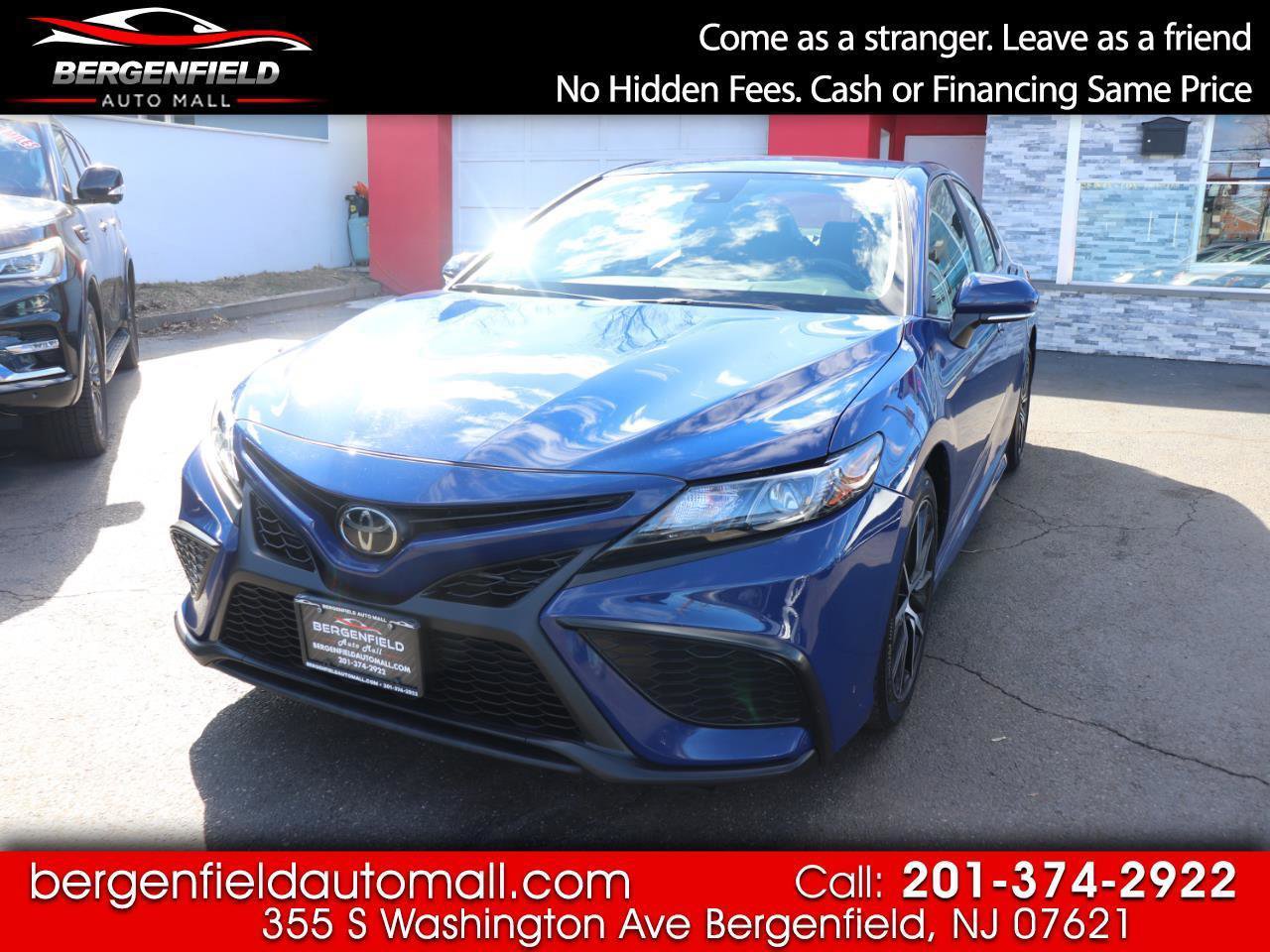 Used 2024 Toyota Camry SE image 1