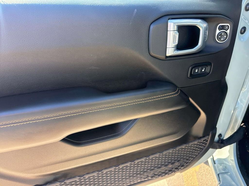 Used 2024 Jeep Wrangler Unlimited Sahara image 23