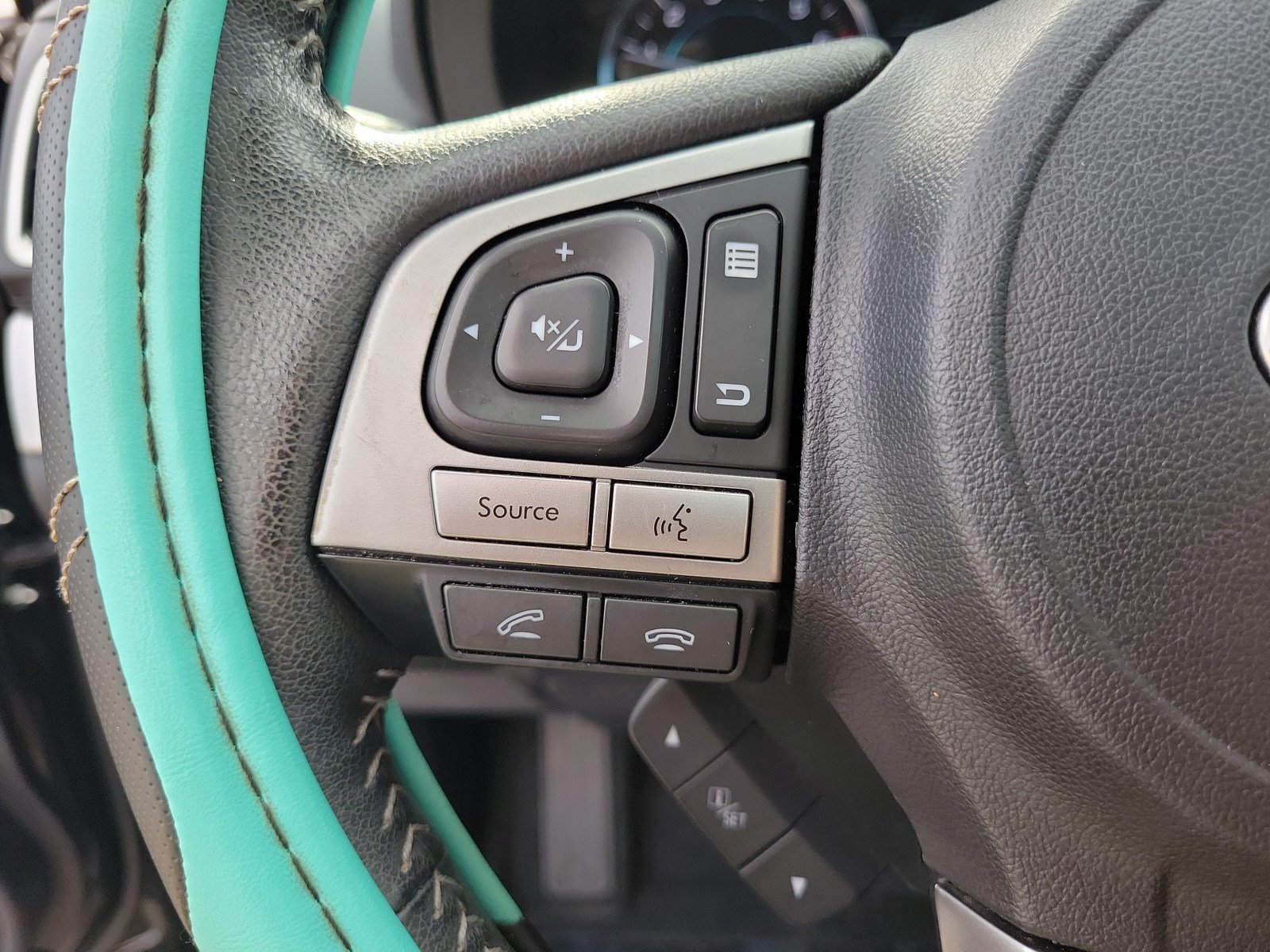 Used 2017 Subaru Forester 2.5i Touring AWD/4WD image 18