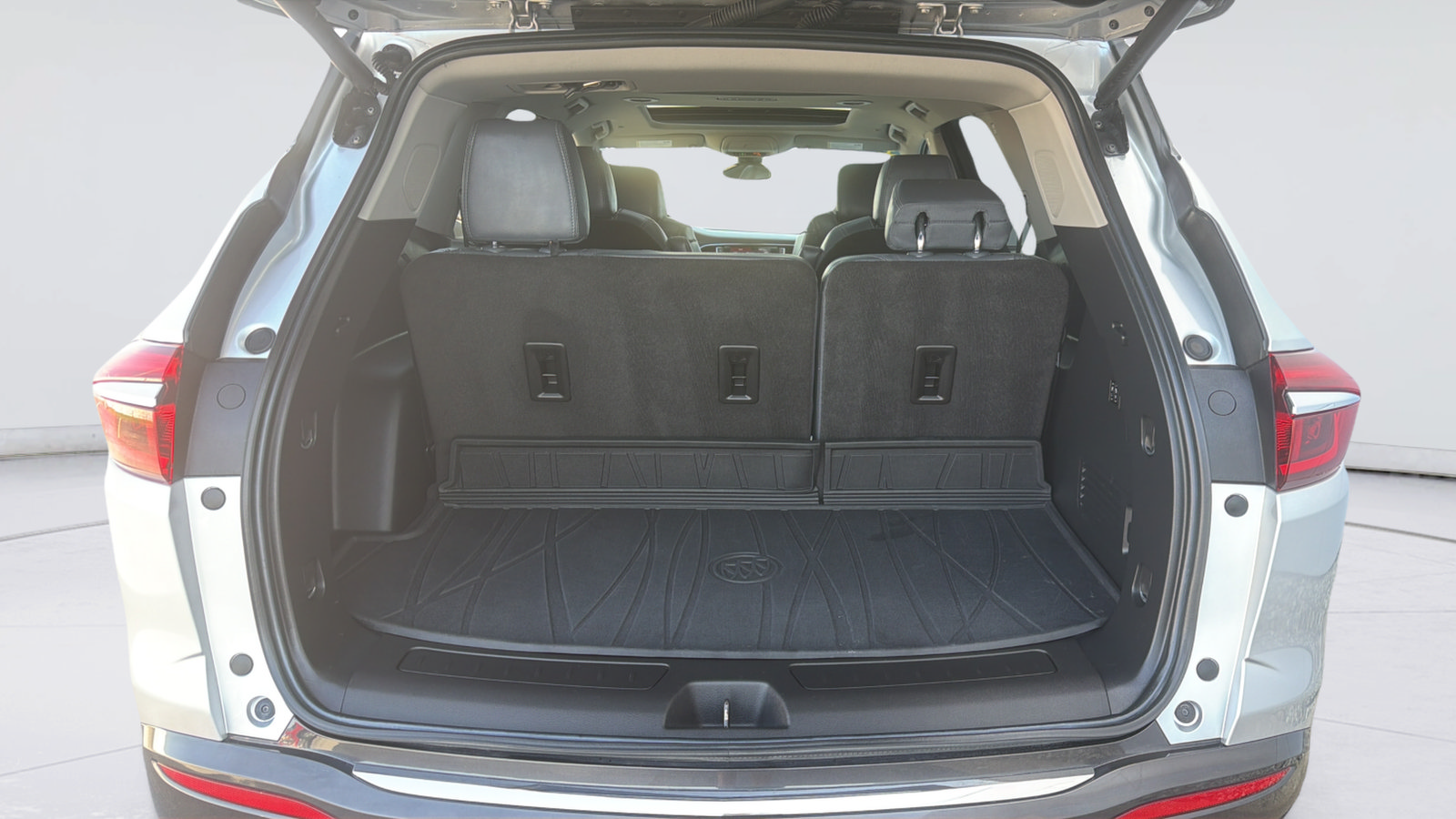 Used 2020 Buick Enclave Premium w/ Sun and Sites Package FWD image 28
