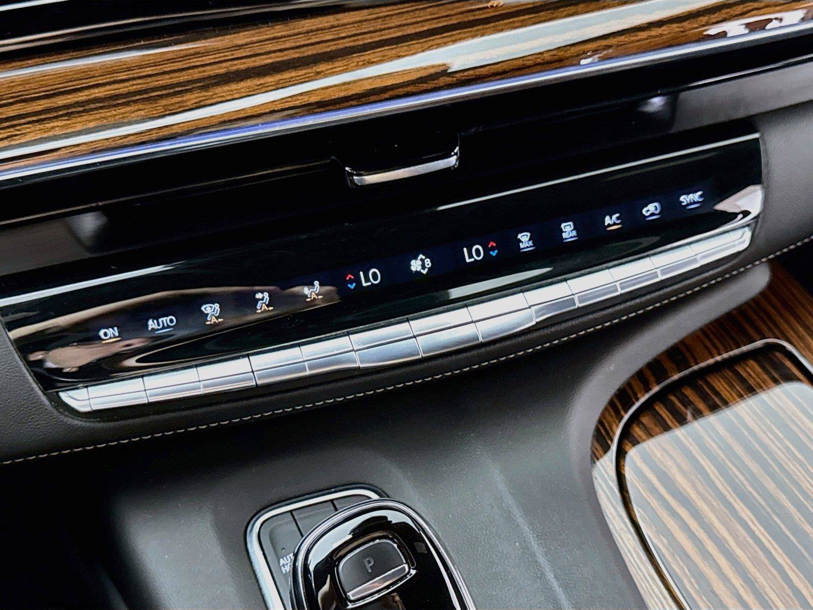 Used 2022 Cadillac Escalade Luxury AWD/4WD image 18