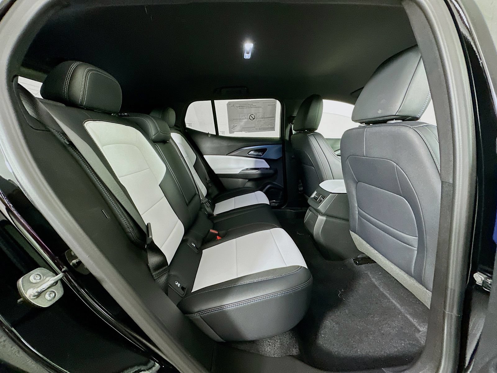 New 2026 Chevrolet Equinox EV LT AWD/4WD image 28