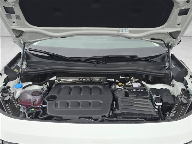 Used 2026 Volkswagen Tiguan SE AWD/4WD image 18