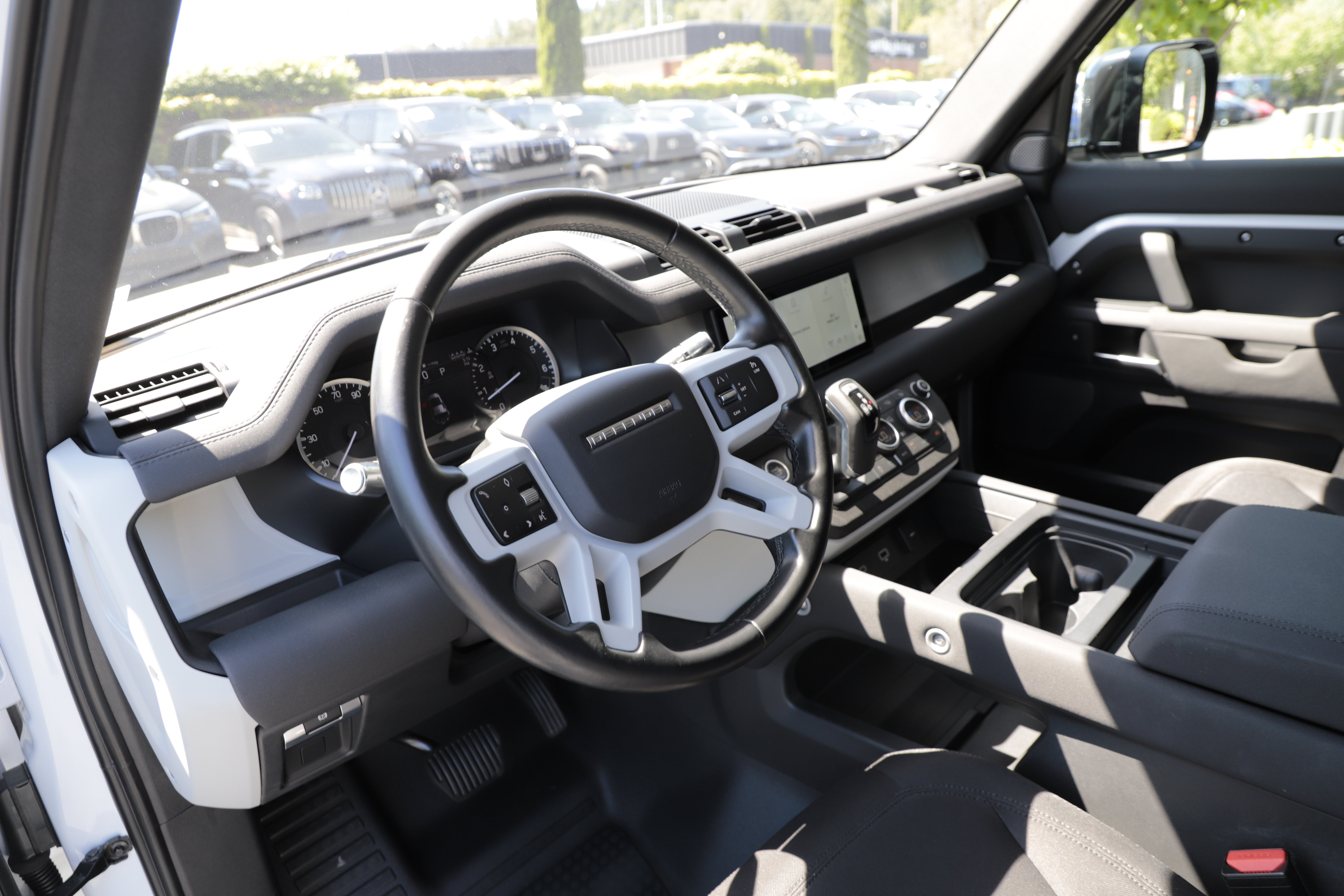 Used 2022 Land Rover Defender 110 AWD/4WD image 18