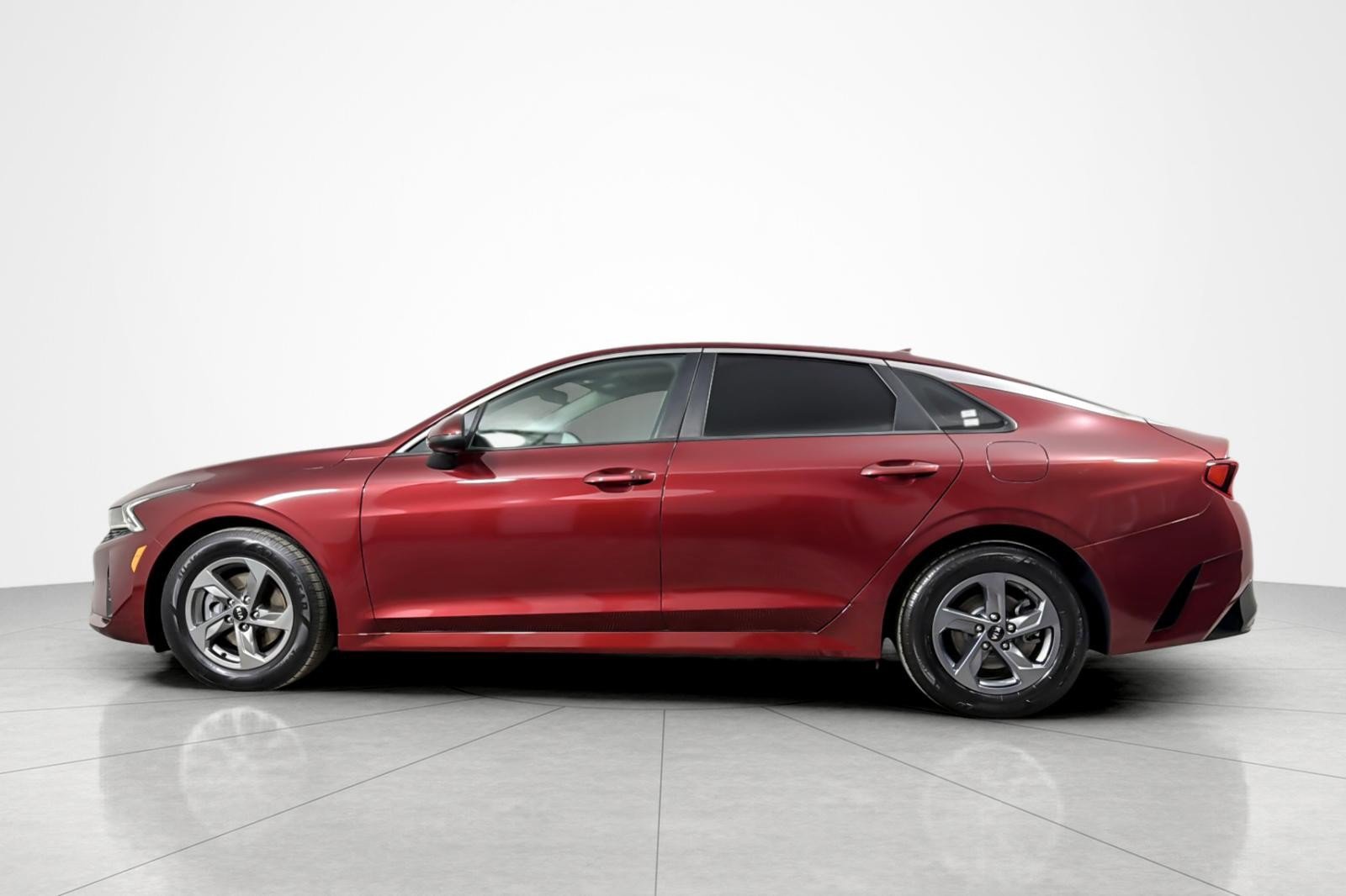 Used 2021 Kia K5 LXS FWD image 2