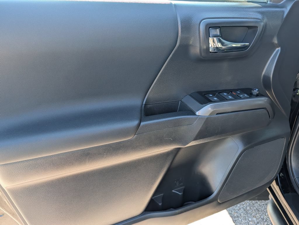 Used 2023 Toyota Tacoma TRD Off-Road AWD/4WD image 19