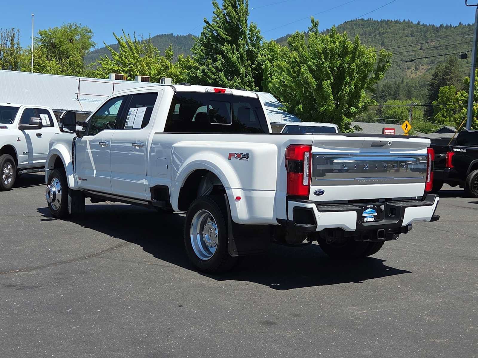 Used 2023 Ford F450 Limited w/ FX4 Off-Road Package AWD/4WD image 12