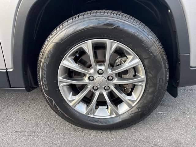 Used 2021 Jeep Cherokee Latitude Lux AWD/4WD image 32