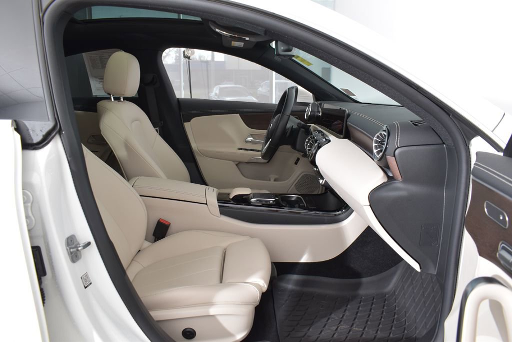 Used 2023 Mercedes-Benz CLA 250 4MATIC image 25