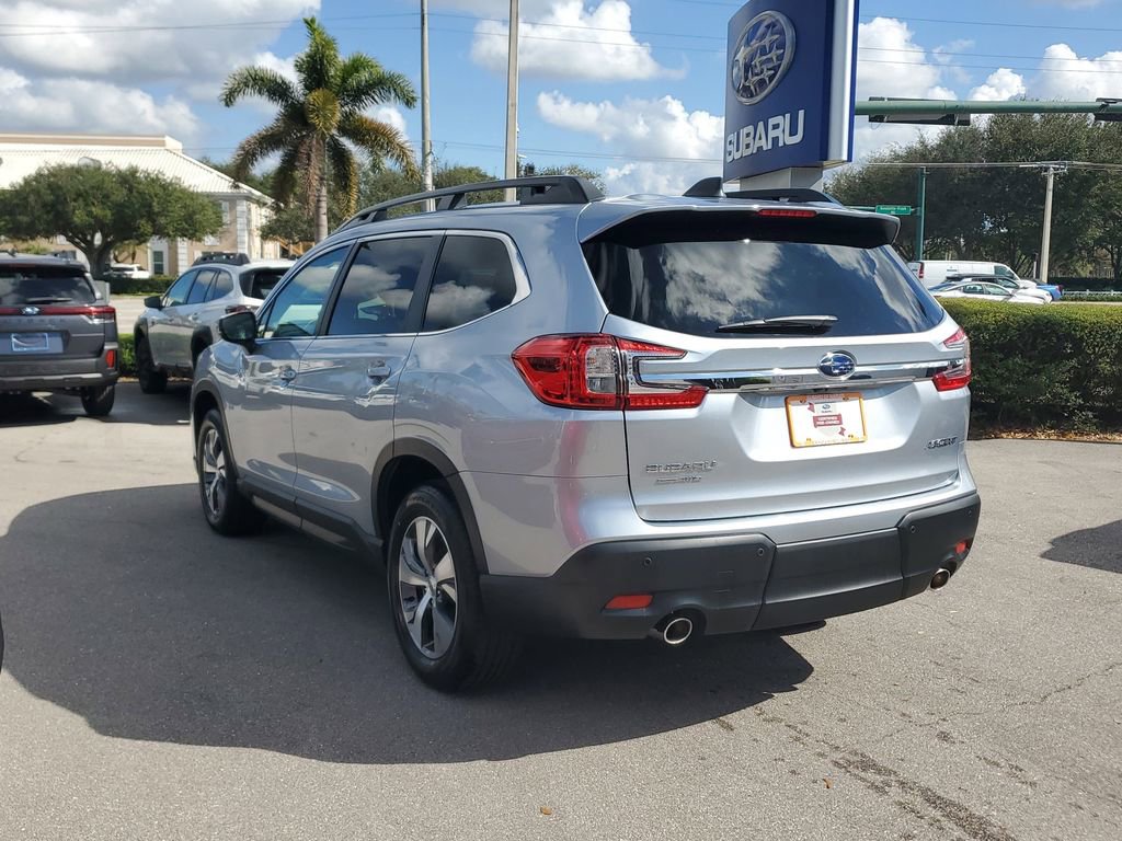 Used 2025 Subaru Ascent Premium image 3