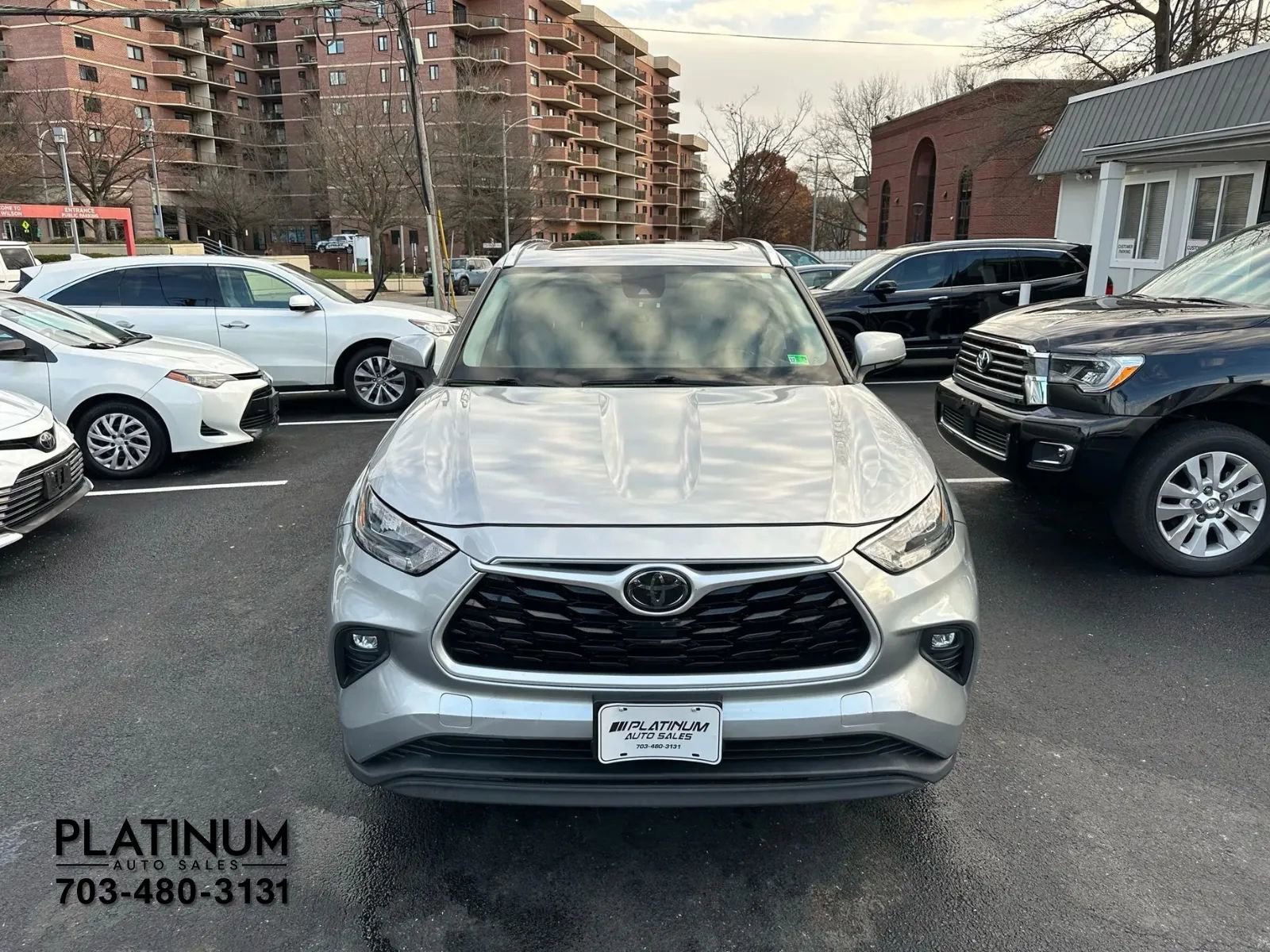 Used 2020 Toyota Highlander XLE image 5