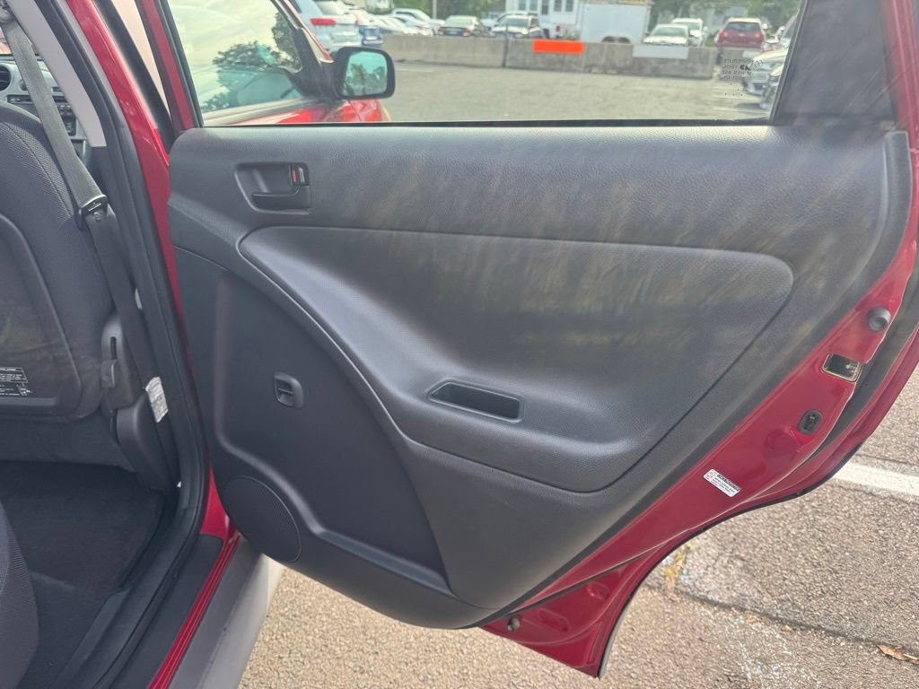 Used 2005 Pontiac Vibe w/ Power Group Value Package FWD image 20