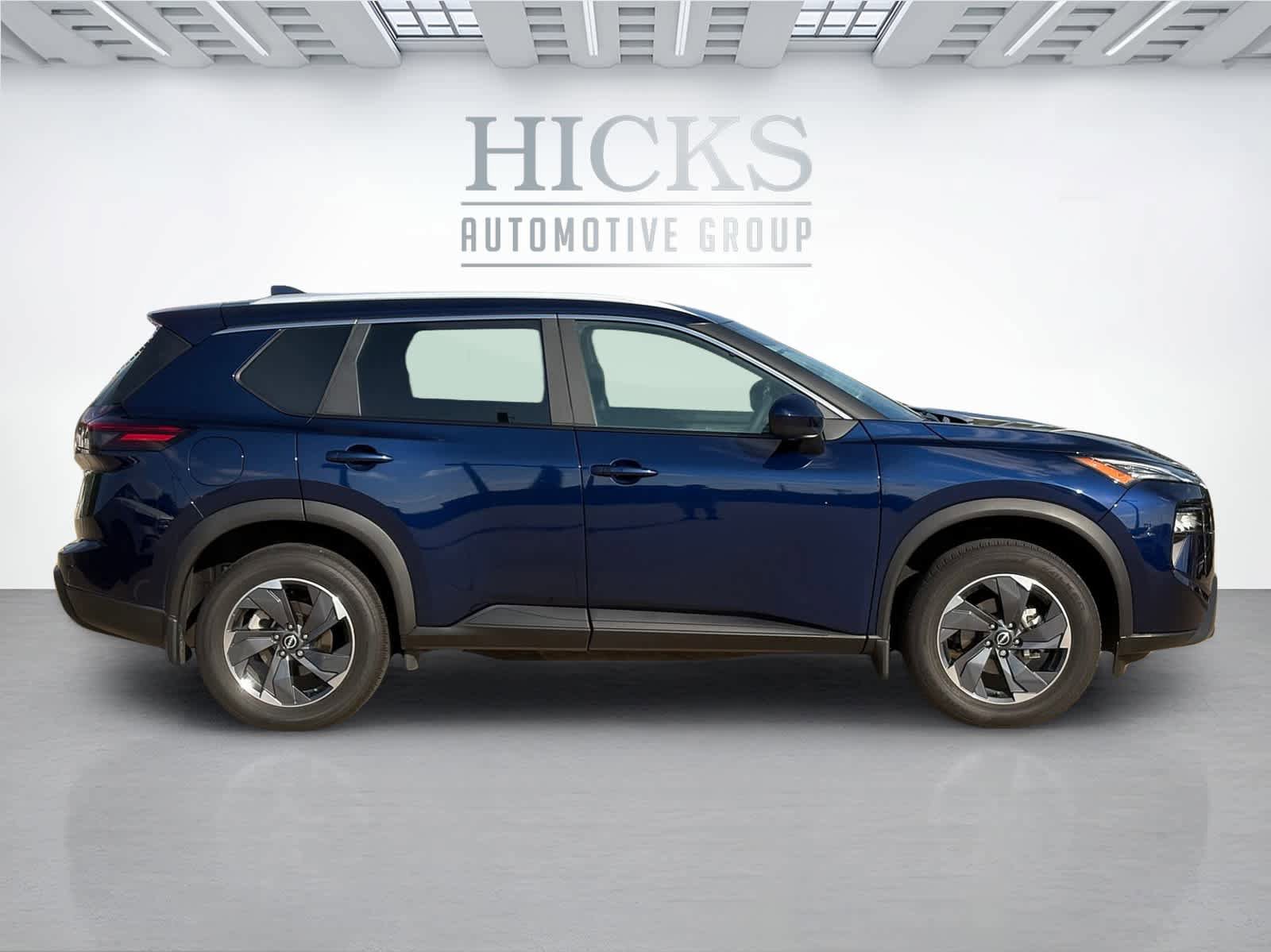 Used 2026 Nissan Rogue SV w/ SV Premium Package image 4