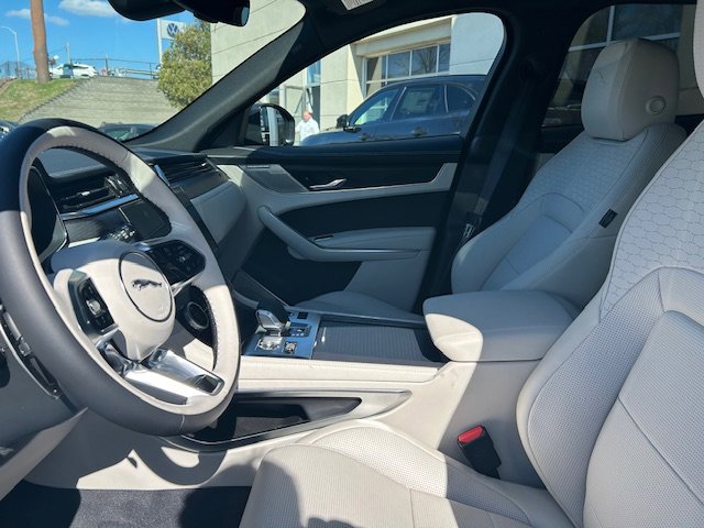 New 2025 Jaguar F-PACE R-Dynamic S image 13