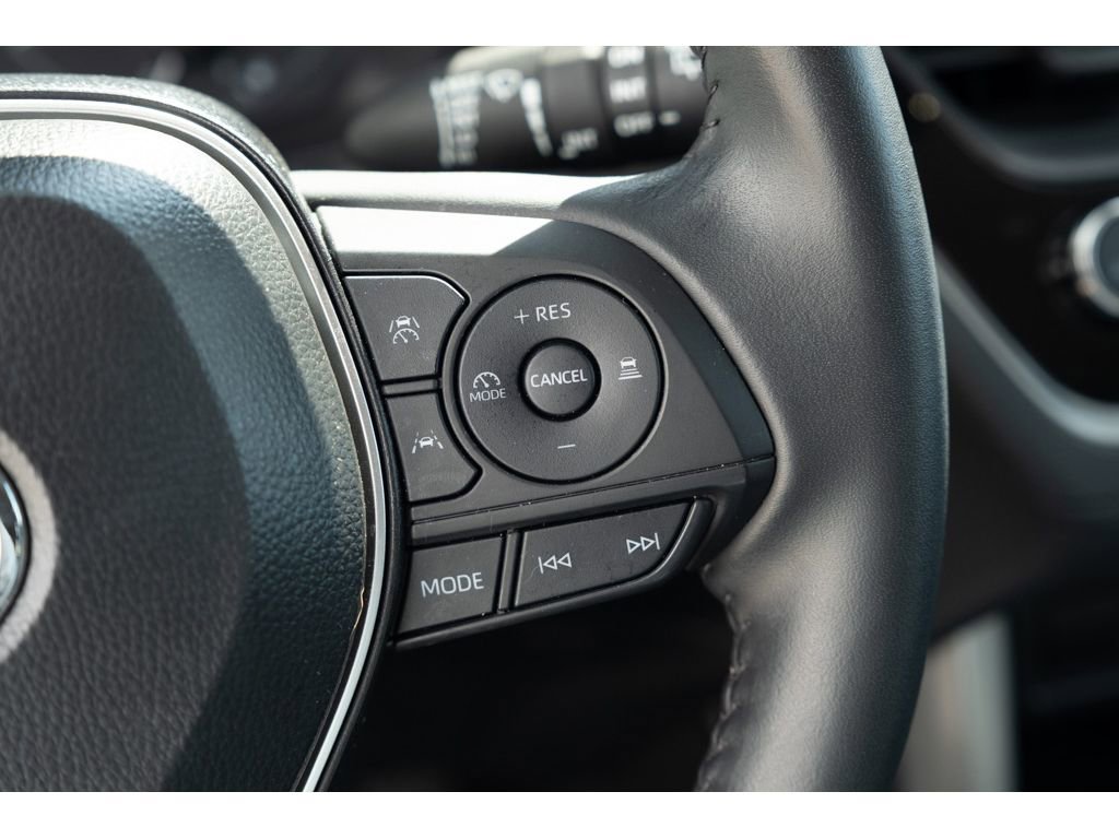Used 2024 Toyota Corolla Cross LE FWD image 16