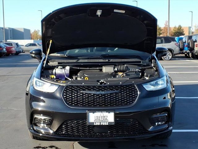 New 2026 Chrysler Pacifica Limited w/ S Appearance Package FWD image 21