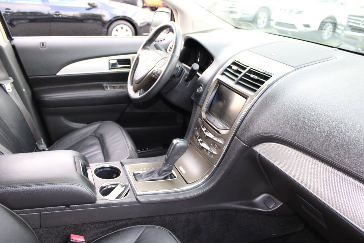 Used 2013 Lincoln MKX AWD image 12